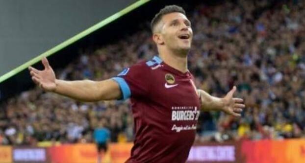 比赛翘首以 比赛翘首以